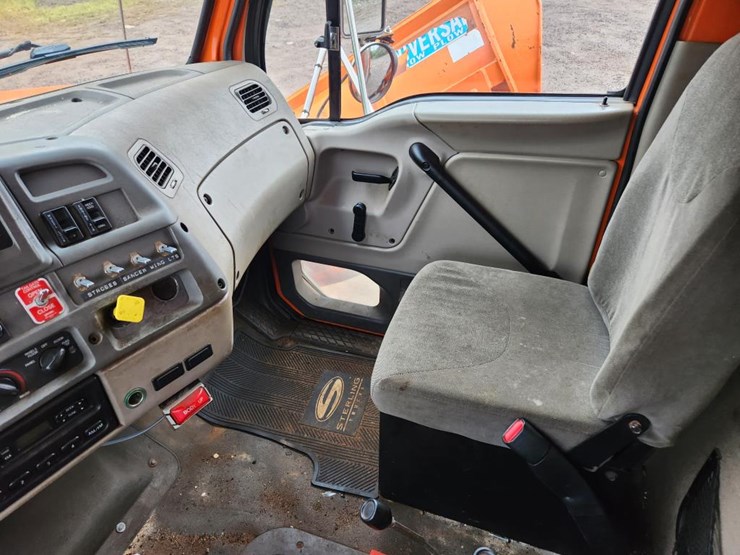 #1648-•-sterling-single-axle-patrol-truck-image-67