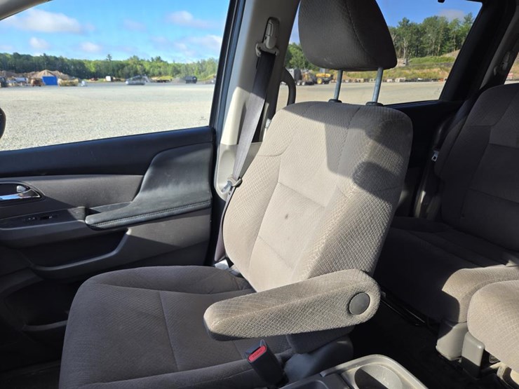 2014-honda-odyssey-image-43
