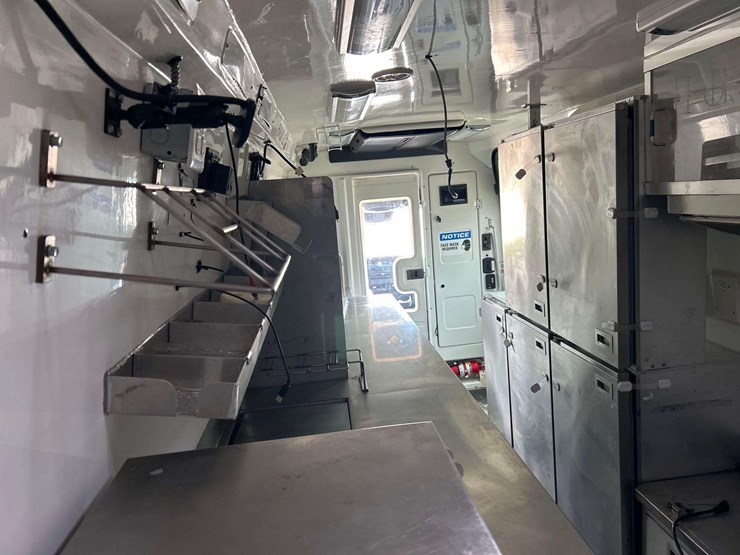 2021-mercedes-benz-sprinter-4500-image-43