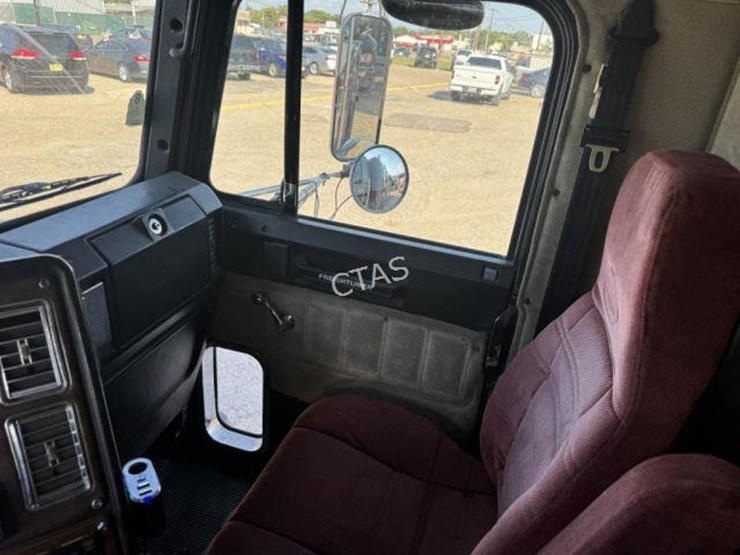 1989-freightliner-fl112-image-19