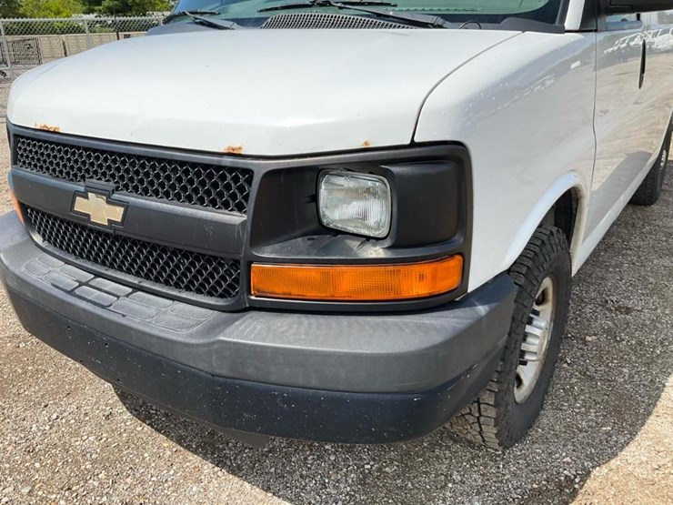 2013-chevrolet-express-g2500-image-12