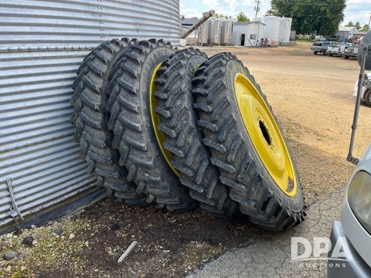 john-deere-4730-image-2