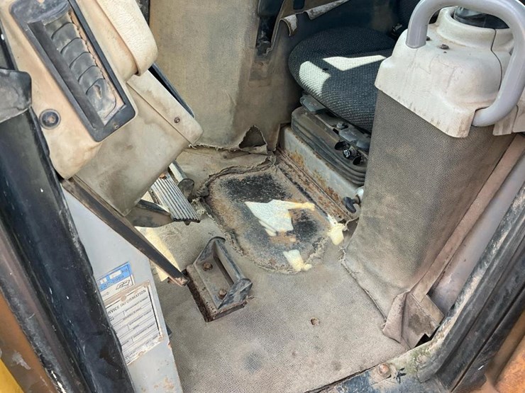 2012-caterpillar-d6t-lgp-image-52