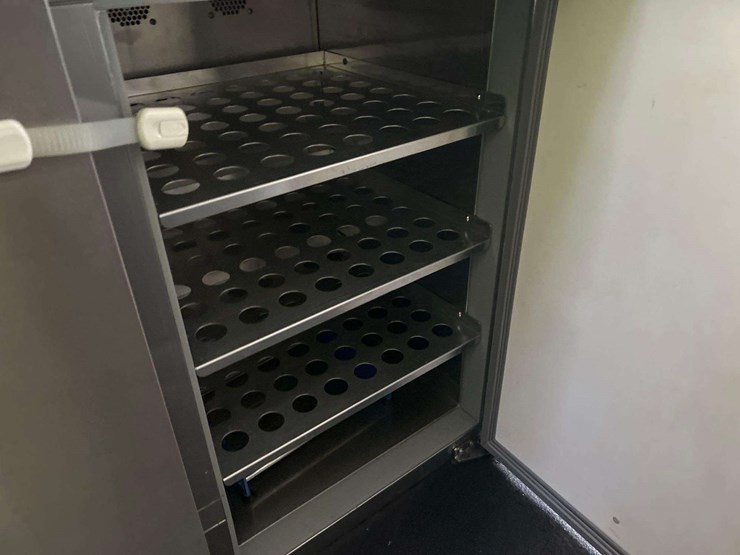 2022-mercedes-benz-sprinter-4500-image-46