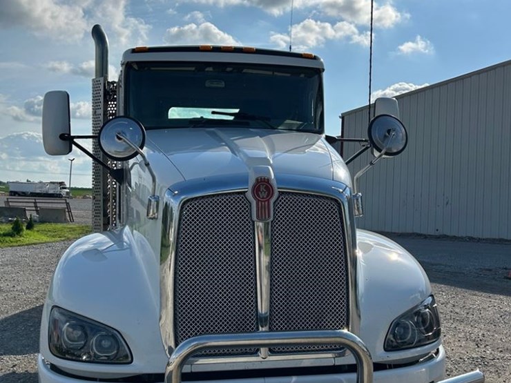 2013-kenworth-day-cab-truck-(pz13878,-unit-128)-image-2