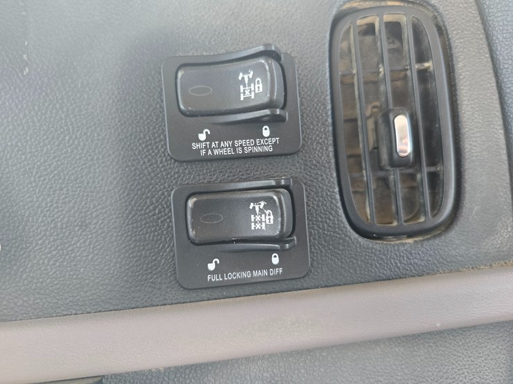 2014-peterbilt-365-image-85