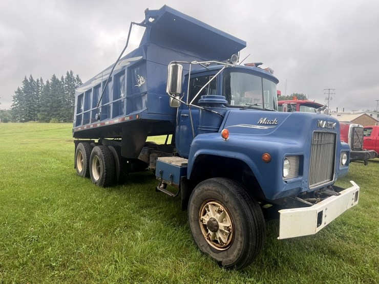 1986-mack-dm686s-image-7