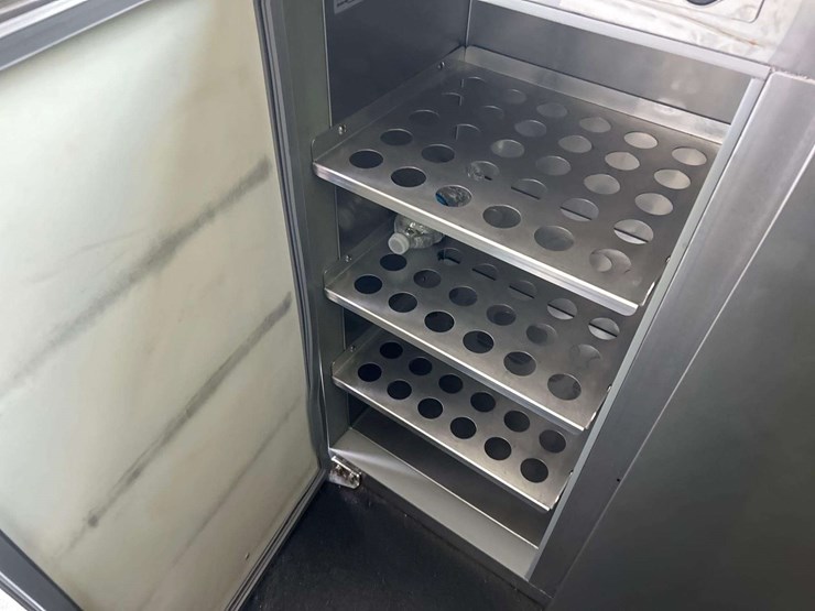 2022-mercedes-benz-sprinter-4500-image-44