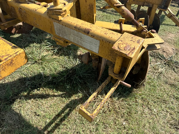 #32162-•-prime-1016-9"-tandem-levee-plow-image-10