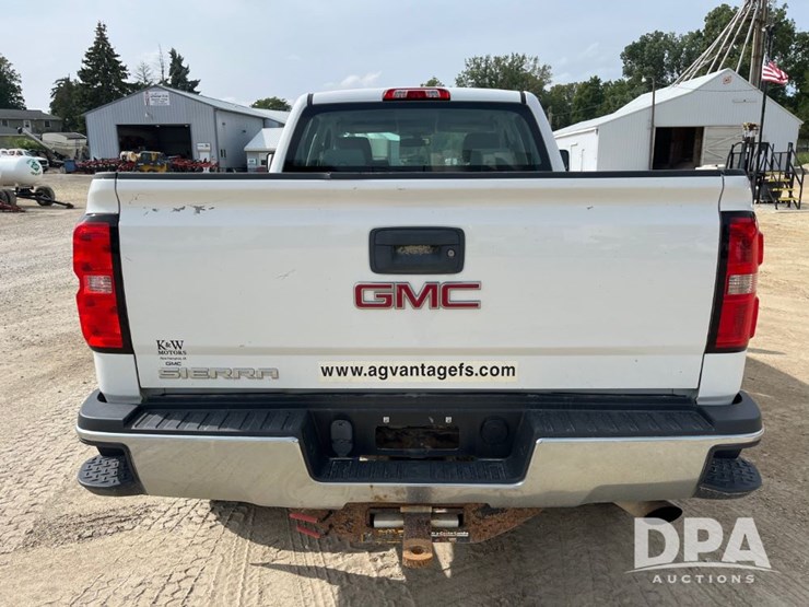 2015-gmc-2500-image-34