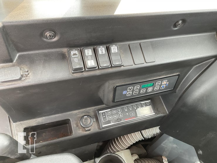 2022-takeuchi-tb2150-image-22