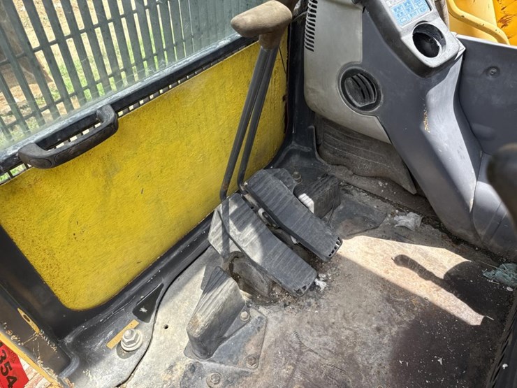 2015-komatsu-pc490-lc-11-image-33
