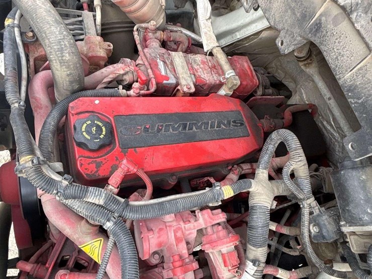 2018-international-durastar-4300-image-10