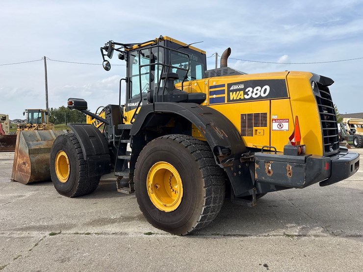 2021-komatsu-wa380-8-image-3