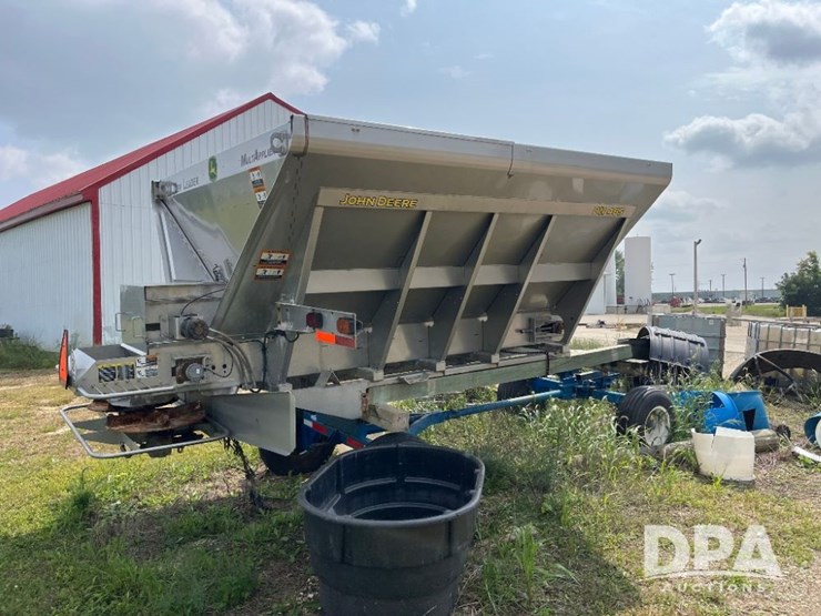 2019-john-deere-485-image-4