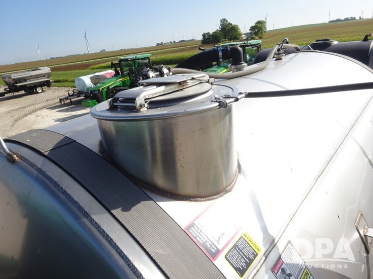 2020-john-deere-f4365-image-106