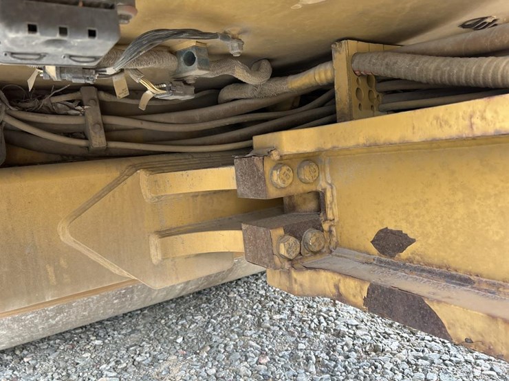 caterpillar-cb54-image-30