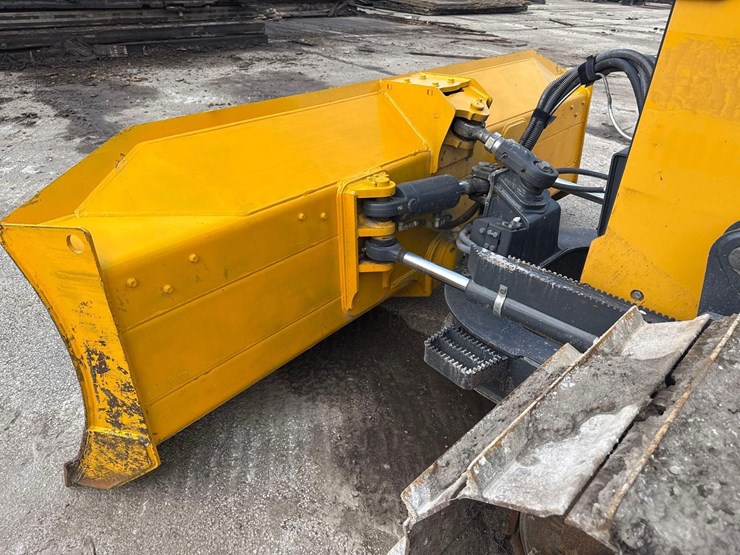 2023-deere-450-lgp-image-14