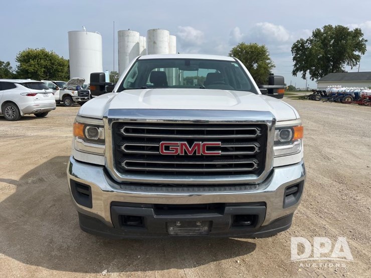 2015-gmc-2500-image-3