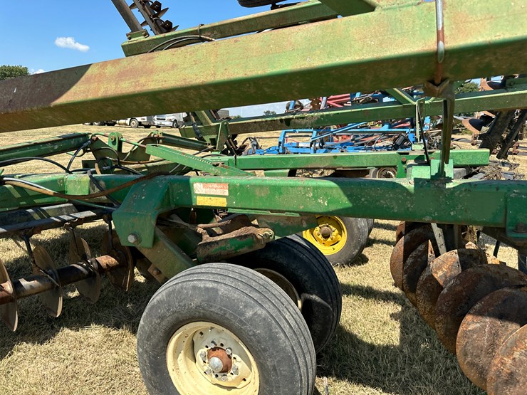 john-deere-34-image-19