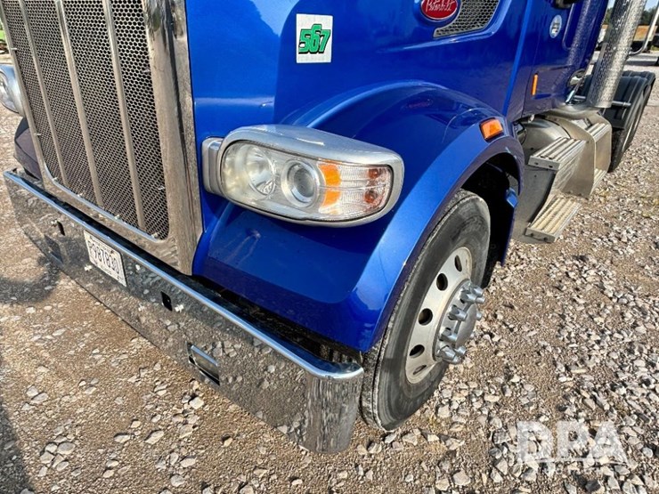 2019-peterbilt-567-image-23