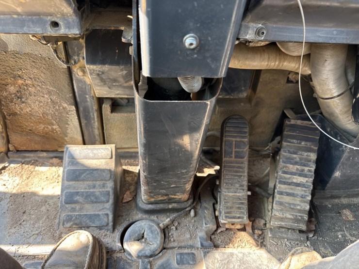 komatsu-hm400-2-image-32