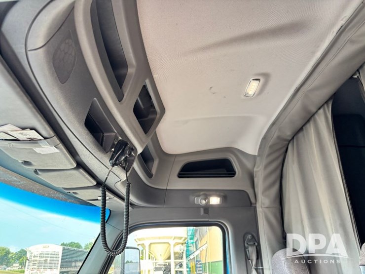 2015-peterbilt-579-image-87
