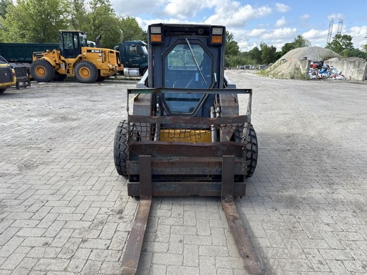 2002-new-holland-ls180-image-8