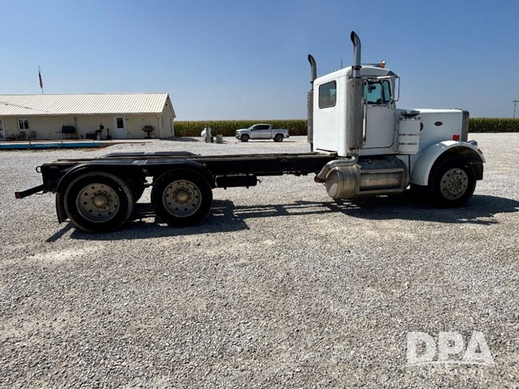 1986-peterbilt-359-image-8