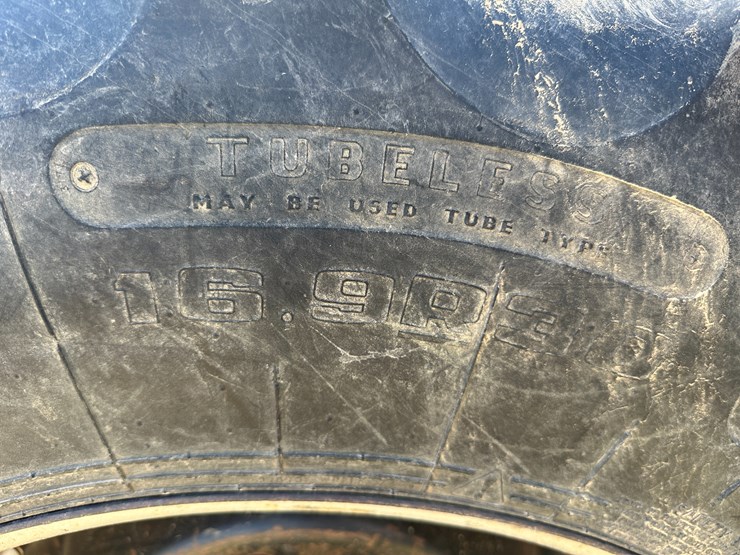 #32185-•-1995-case-international-7250-mfwd-tractor-jja0056887-image-7