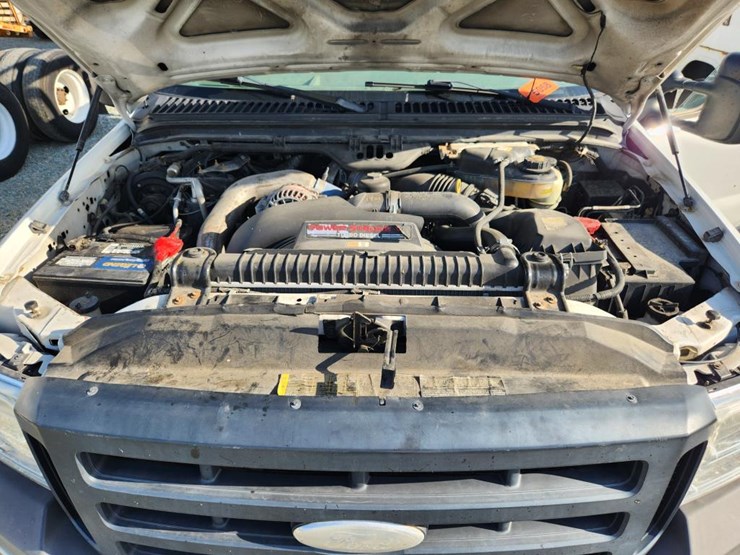 2006-ford-f550-image-50