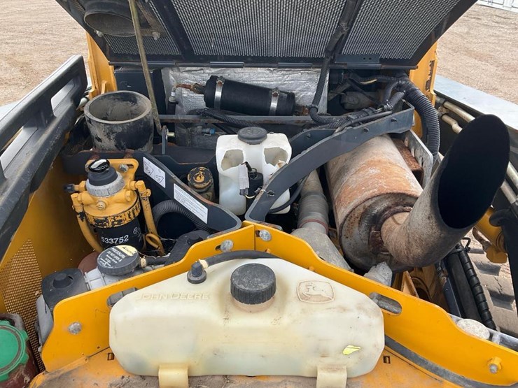 2012-deere-326d-image-22
