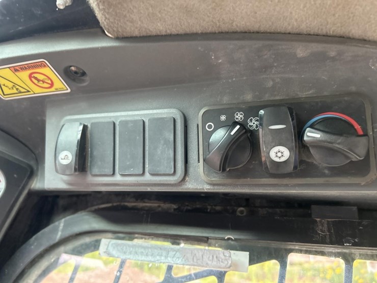 2009-caterpillar-289c-image-33