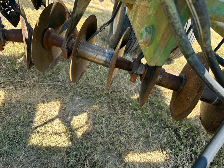 john-deere-34-image-29