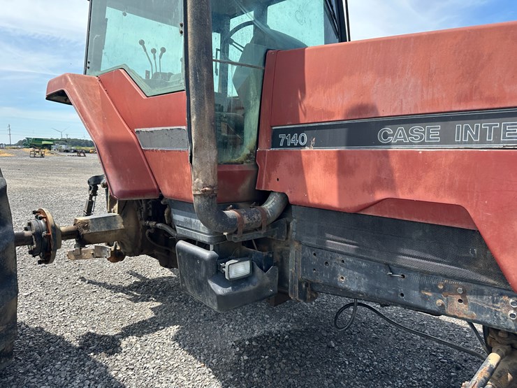 #32184-•-inop-case-international-7140-tractor-image-32