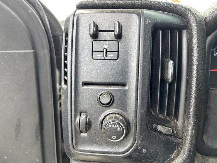 2016-chevrolet-2500hd-image-53