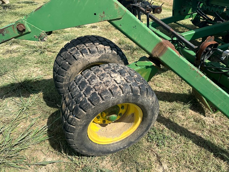 john-deere-750-image-33