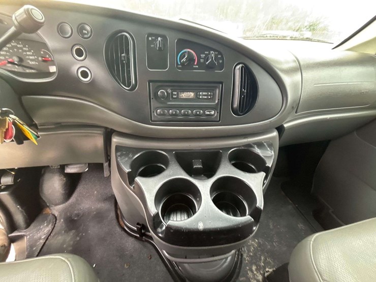 2008-ford-cargo-image-20