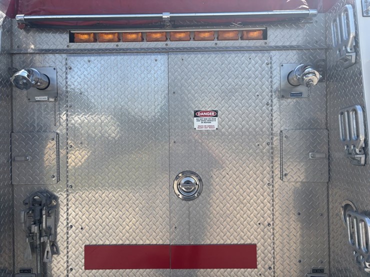 1998-freightliner-fl80-image-34