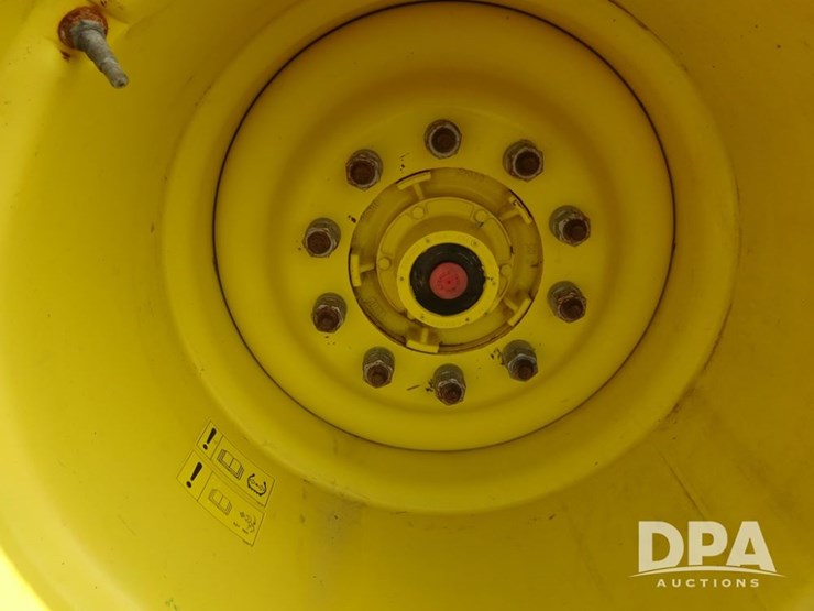 2019-john-deere-f4365-image-39