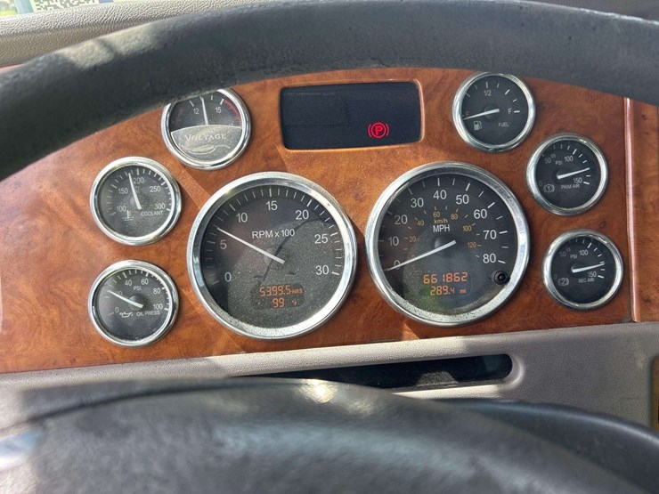 2006-peterbilt-379-image-14