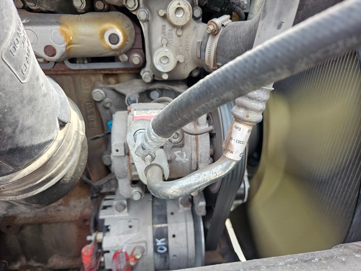 2018-freightliner-cascadia-126-image-45