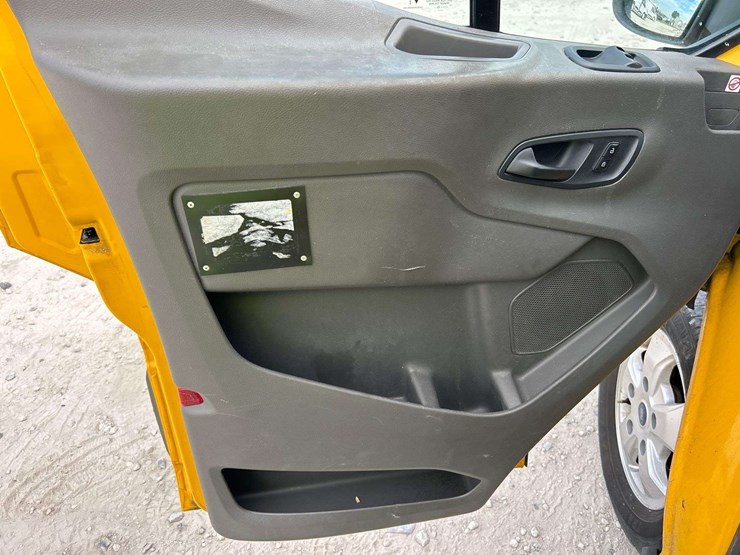 2020-ford-transit-image-11