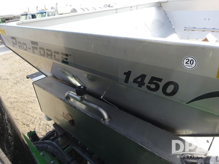 2019-john-deere-f4365-image-78