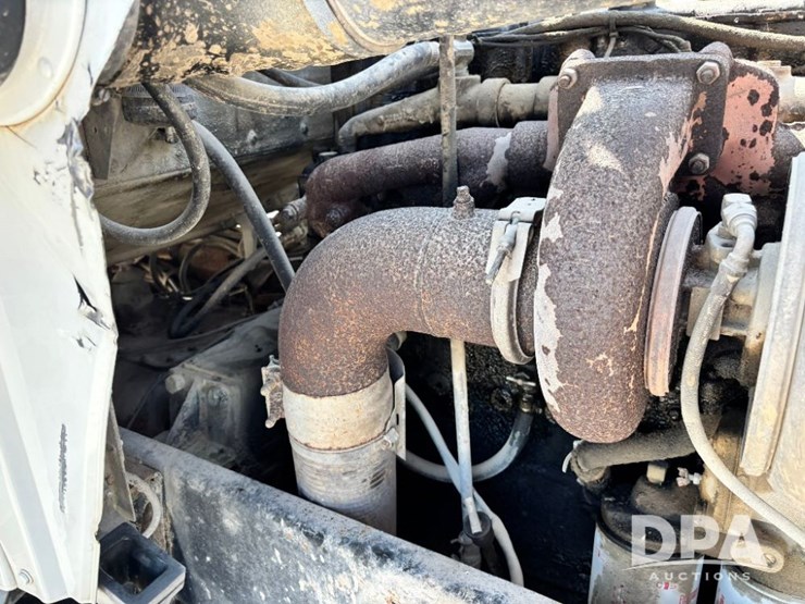 1986-peterbilt-359-image-63