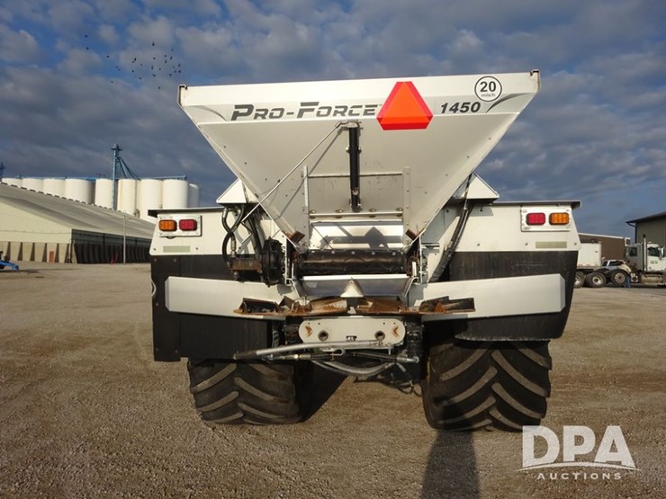 2019-john-deere-f4365-image-22