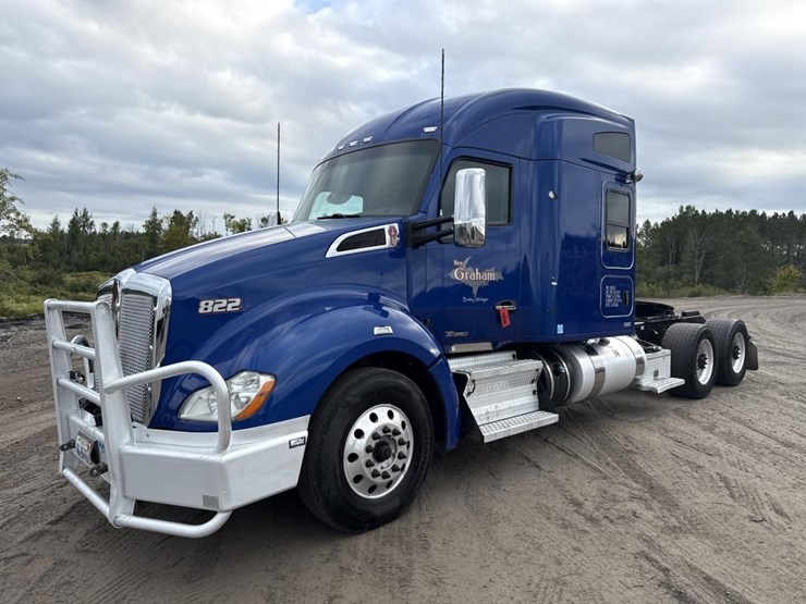 2020-kenworth-t680-image-1