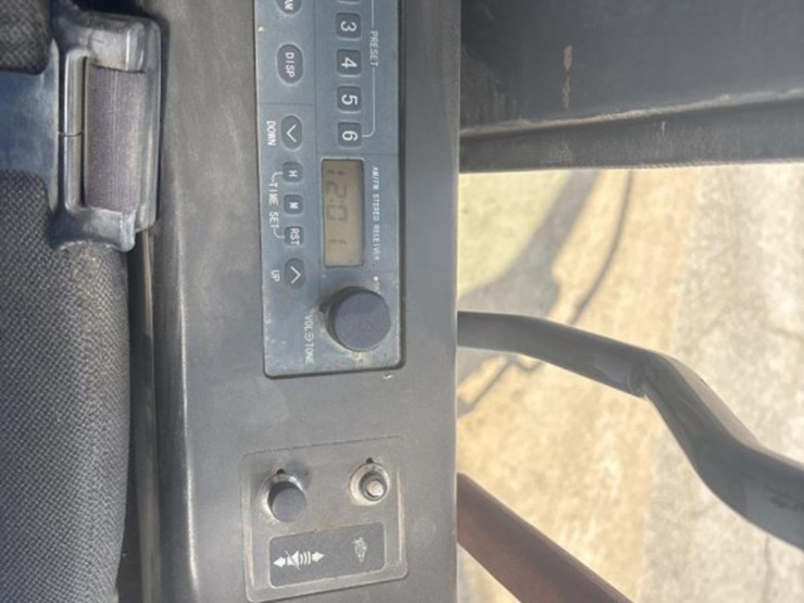 2006-deere-160c-lc-image-43