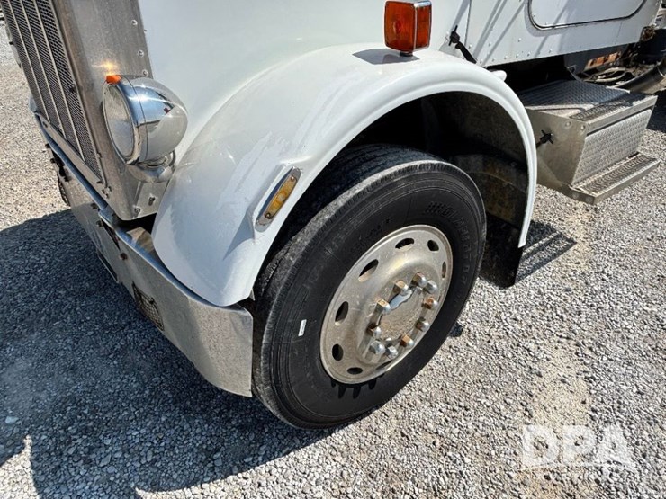 1986-peterbilt-359-image-21