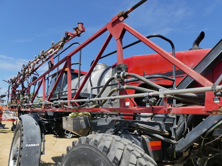 case-ih-patriot-3250-image-9